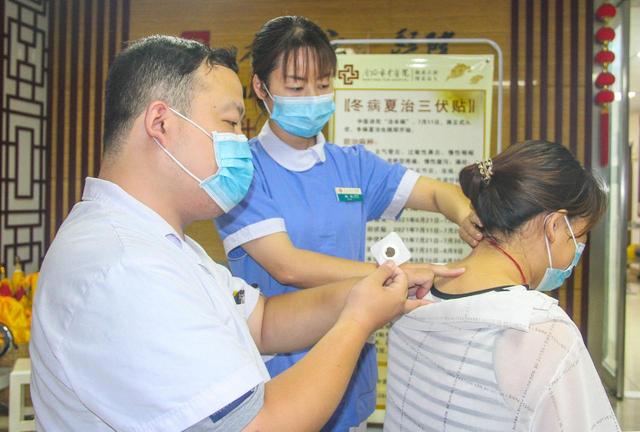 1、寶寶用三伏貼有用嗎?</p><p>為什么三伏貼不能給寶寶用?